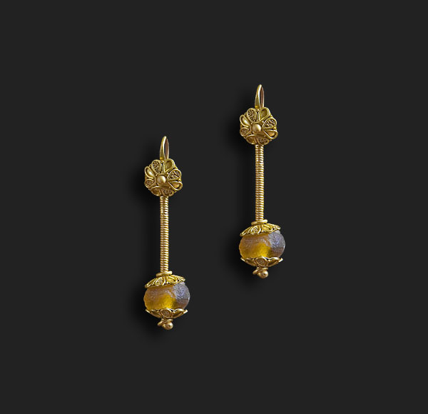 Jewel Akelo: Earrings Phurud